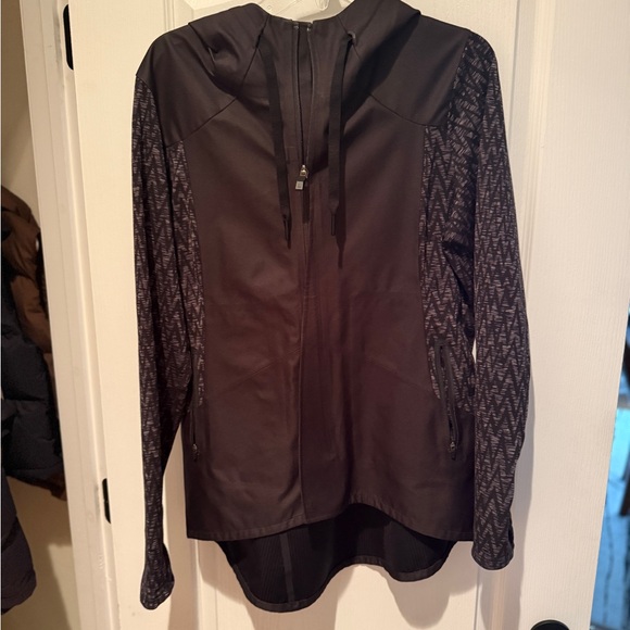 The North Face Black Hooded Jacket - Picture 4 of 9